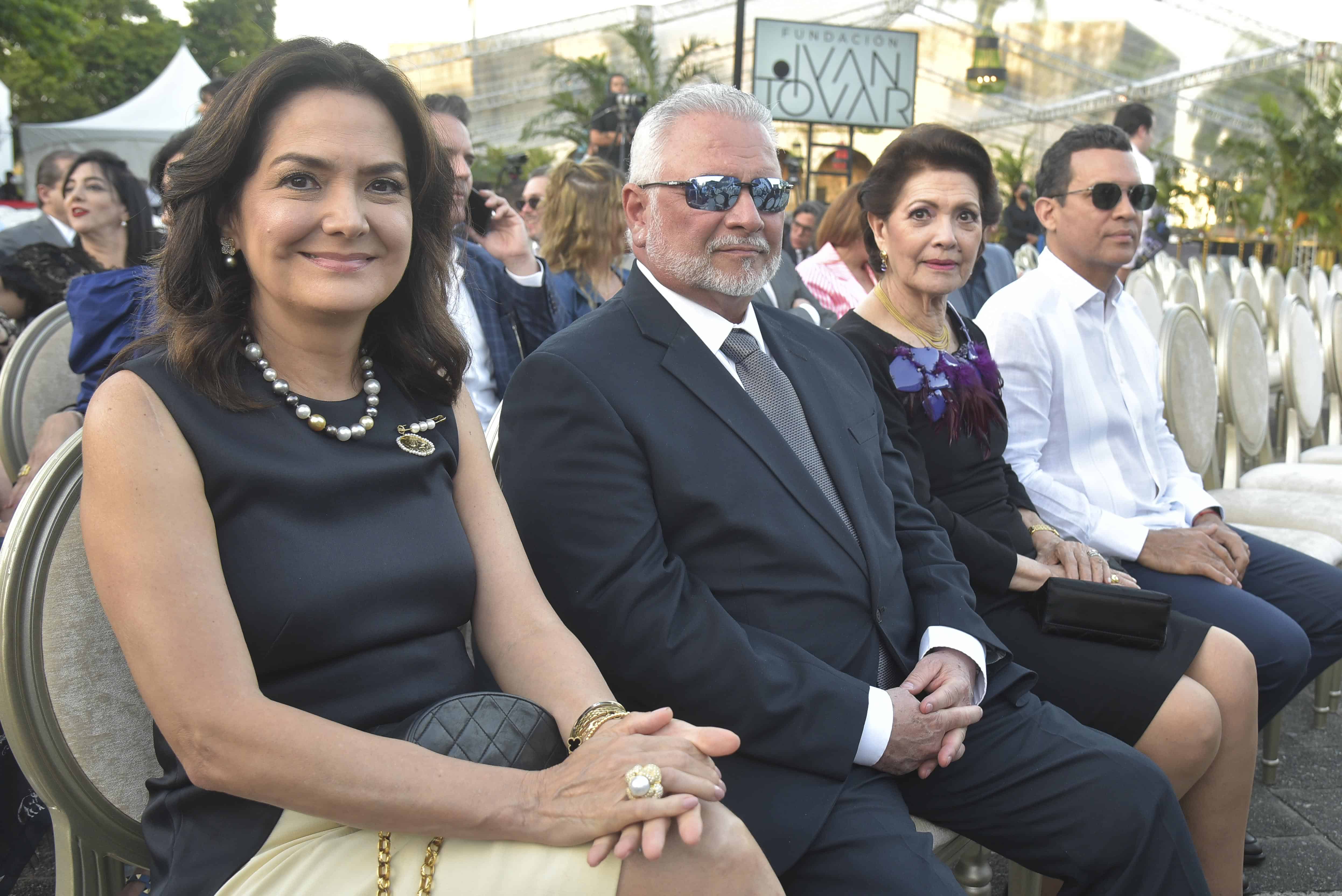 Iranna Canaan de Lama, Fernando Lama, Violeta Rivas y Fortunato Canaan.