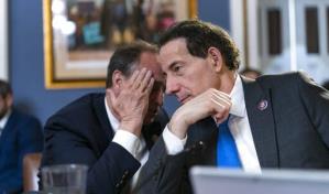 Cámara baja declara en desacato a dos exasesores de Trump