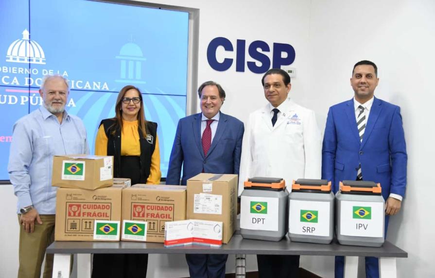 Salud Pública recibe donación de más de un millón de vacunas del Gobierno de Brasil