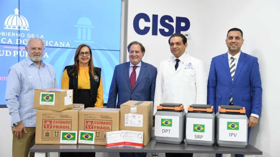 Salud Pública recibe donación de más de un millón de vacunas del Gobierno de Brasil