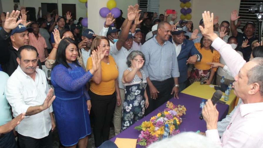 Juramentan equipo de campaña Abel Martínez en Santo Domingo Oeste