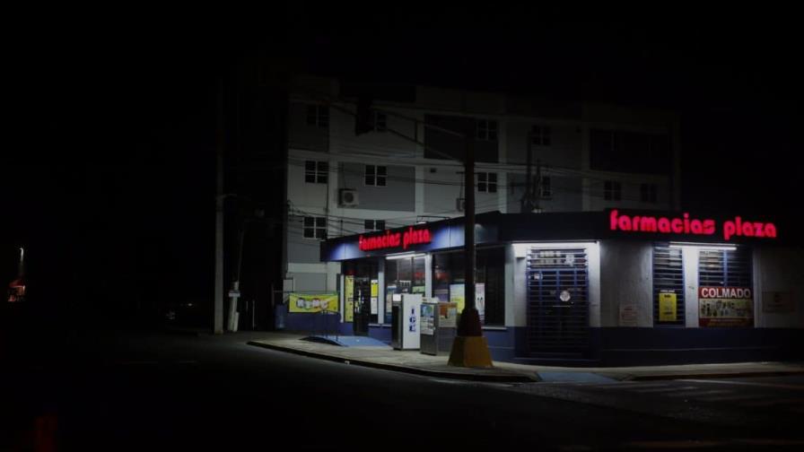 Gobierno de Puerto Rico suspende clases y labores oficiales por apagón masivo