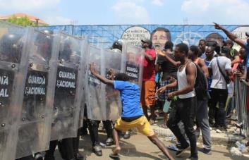 Migrantes procedentes de África y Haití se enfrentan en el sur de México