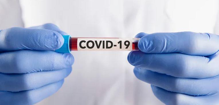 COVID-19 aumenta riesgo de coágulo sanguíneo hasta seis meses después de contagio, según estudio