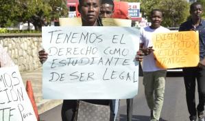 Estudiantes haitianos piden devolución de pasaportes