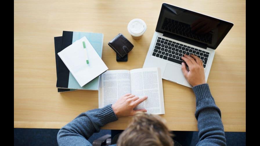 Unesco alerta de que los varones tienen más riesgo de no acabar sus estudios