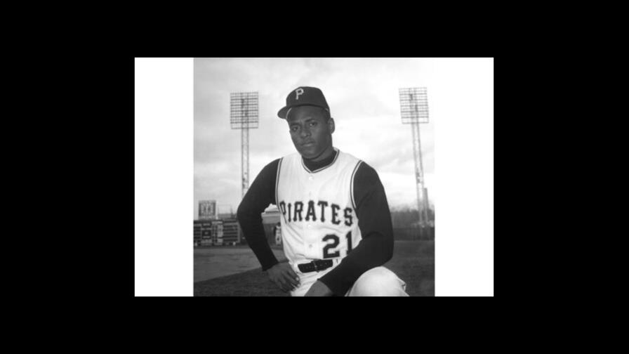 Ganadores del premio Clemente llevarán No. 21 en las gorras Ganadores del premio Clemente llevarán No. 21 en las gorras