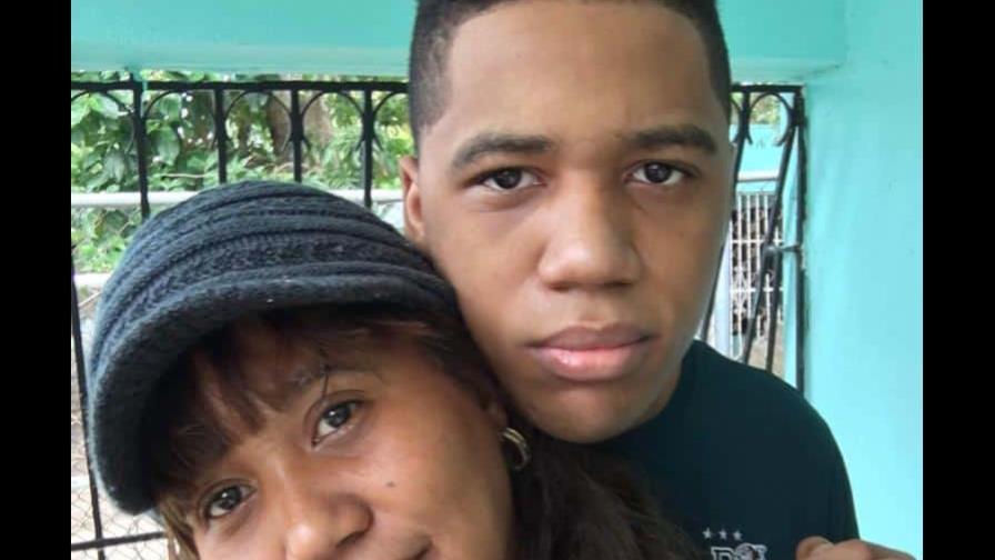 Joven con autismo recibe donación para ser operado y reducir su agresividad Joven con autismo recibe donación para ser operado y reducir su agresividad