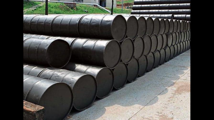 El petróleo Brent baja de los 100 dólares por primera vez en tres semanas