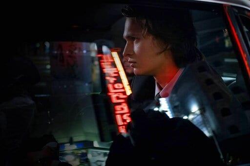Ansel Elgort se enfrenta a la mafia japonesa en “Tokyo Vice”