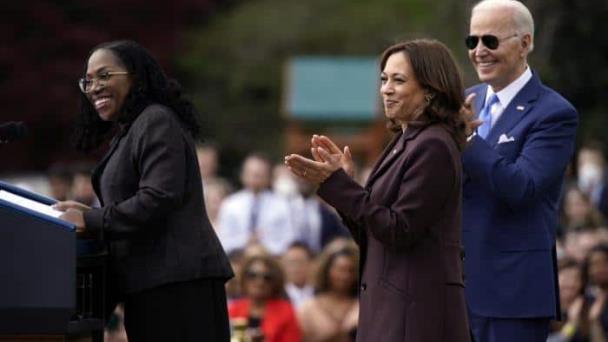 La primera jueza negra del Supremo de EE.UU. cumple el sueño de sus ancestros