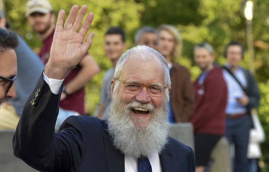 David Letterman agradece a personal médico que lo atendió tras caída en Rhode Island