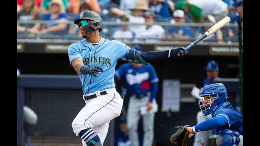 Julio Rodríguez se convierte en el dominicano 850 que debuta en las Grandes Ligas Julio Rodríguez se convierte en el dominicano 850 que debuta en las Grandes Ligas