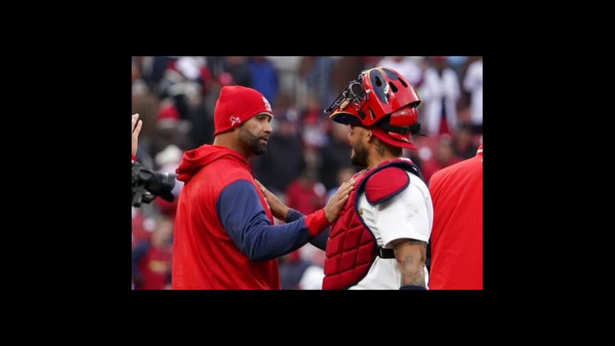 Pujols vuelve a Cardenales, que aplastan a Piratas