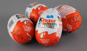 Retiro de ciertos chocolates Kinder por salmonela se extiende a EEUU y Argentina