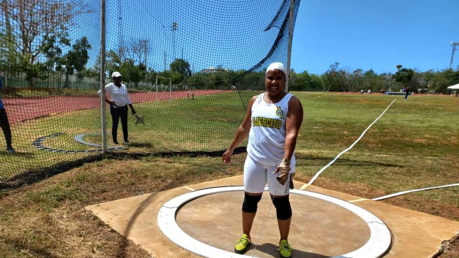 Juana De Aza conquista medalla de oro en lanzamiento del martillo en los Juegos Militares