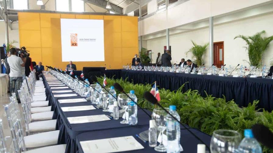 Conclusiones de trabajo y conflictos en mesas temáticas de las reformas