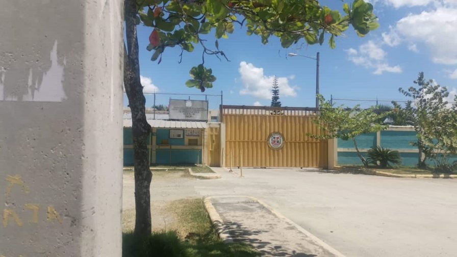 Recluso mató otro de varias estocadas en cárcel El Pinito de La Vega Recluso mató otro de varias estocadas en cárcel El Pinito de La Vega