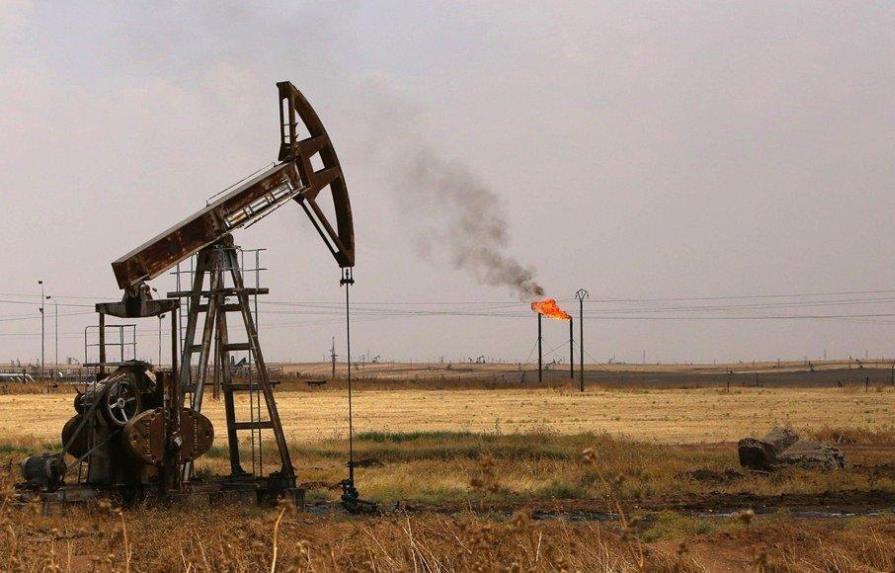 El petróleo de Texas sube al cierre un 3.6 %, y el gas natural un 4.8 %