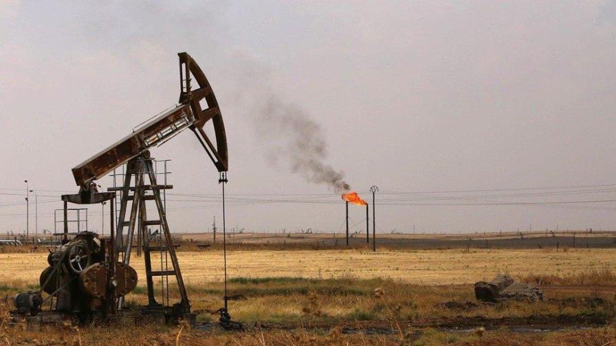El petróleo de Texas sube al cierre un 3.6 %, y el gas natural un 4.8 %
