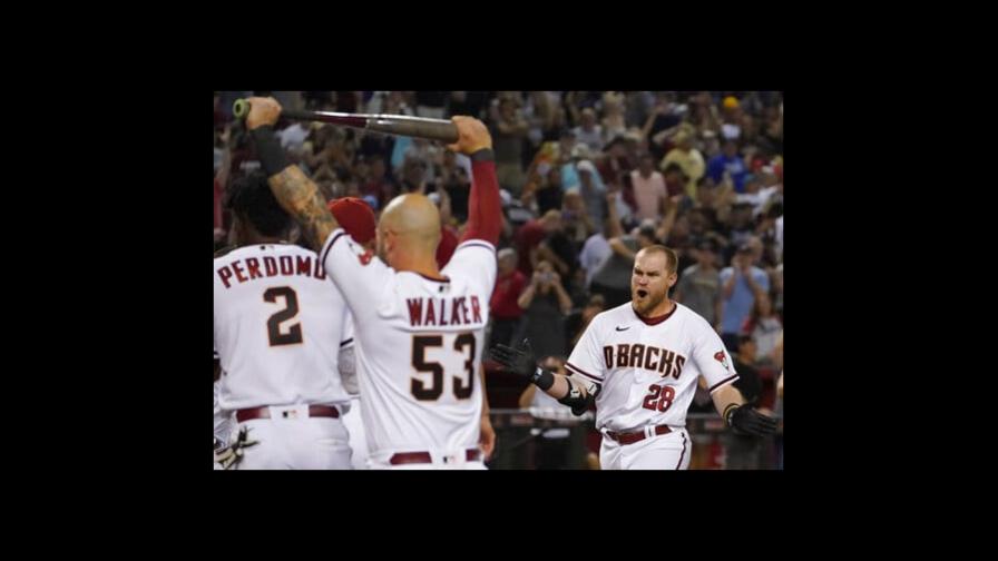 Cuadrangular de Beer en 9no impulsa a Diamondbacks ante Padres