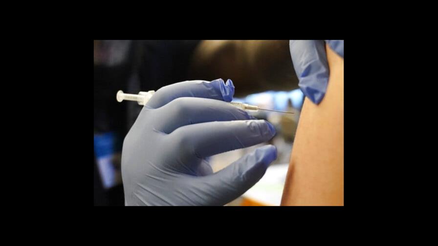 Ratifican en EEUU orden de vacunación para empleados federales