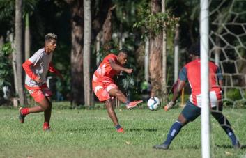 Delfines del Este contra Moca FC en la cuarta jornada del fútbol dominicano