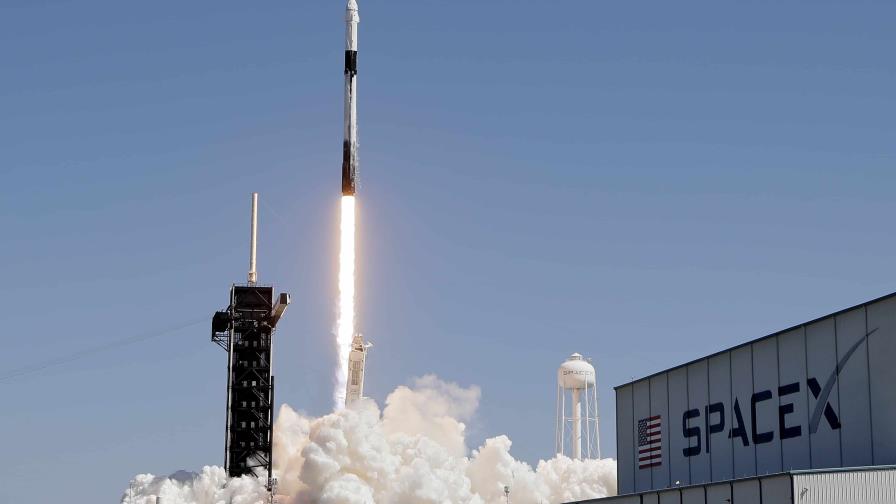 Turistas visitan la Estación Espacial; pagan 55 millones de dólares cada uno