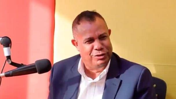 Comediante Félix Peña en estado crítico de salud tras explotarle apéndice