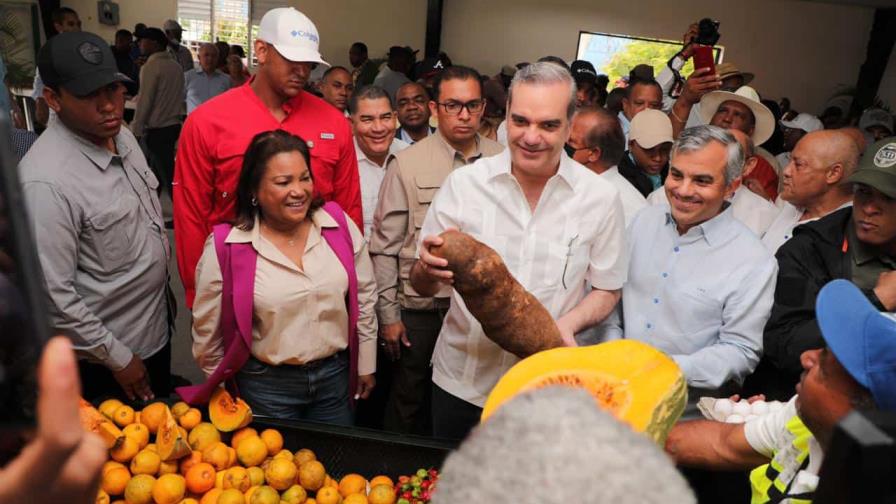 Abinader dice Gobierno trata de mitigar aumento de precios pese a pandemia y la guerra Abinader dice Gobierno trata de mitigar aumento de precios pese a pandemia y la guerra