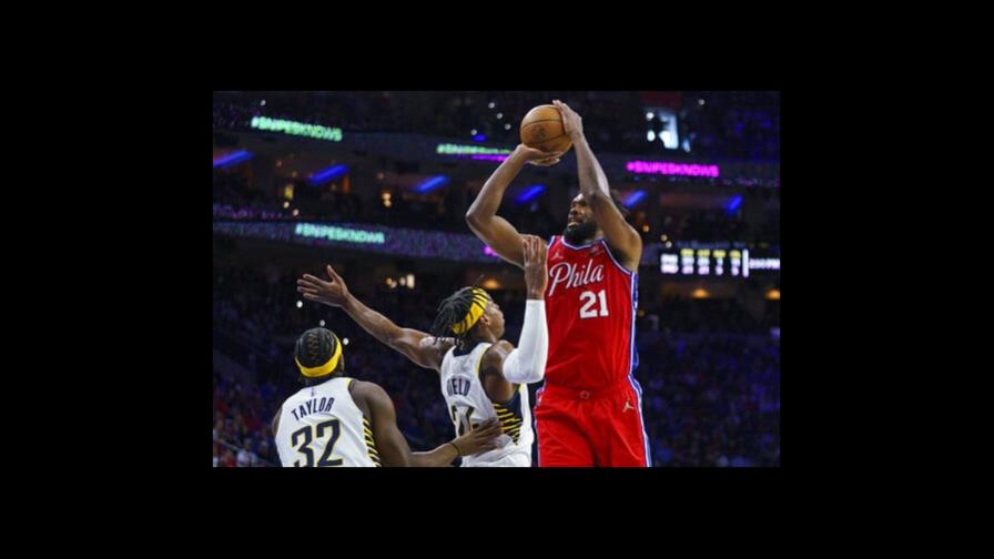 Joel Embiid pelea por MVP y título anotador en triunfo de 76ers