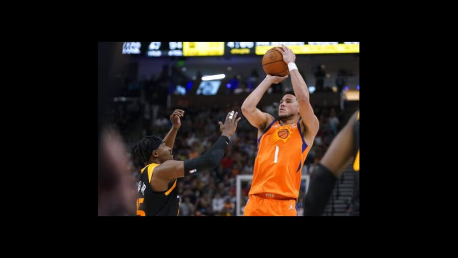 Suns remontan 17 puntos y vencen a Jazz