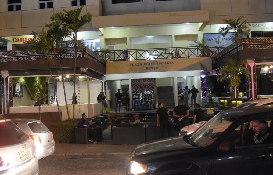 Ministerio Público allana cuatro bares de la Plaza Universitaria por alegada contaminación sónica