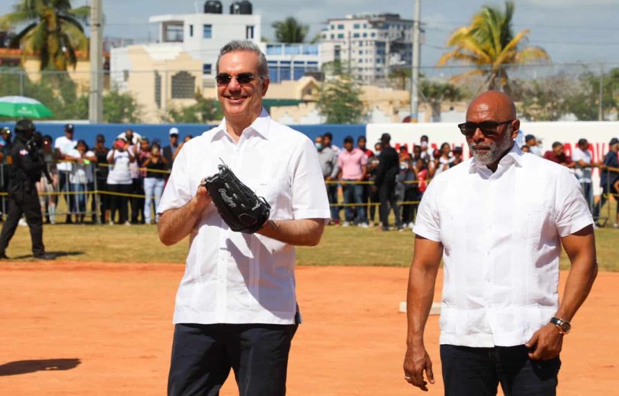 Abinader entrega Estadio de Baseball “La Goma”, en el ensanche Isabelita