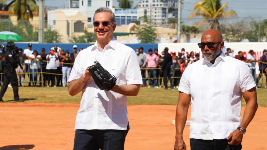 Abinader entrega Estadio de Baseball “La Goma”, en el ensanche Isabelita Abinader entrega Estadio de Baseball “La Goma”, en el ensanche Isabelita
