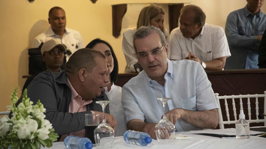 Presidente Abinader desafía a la oposición y le pide caerle atrás Presidente Abinader desafía a la oposición y le pide caerle atrás