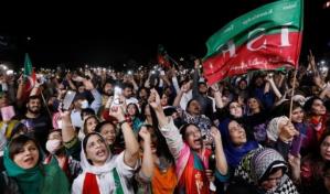 Protestas en Pakistán contra la destitución de Khan como primer ministro