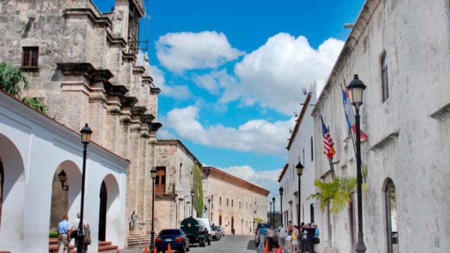 Ministerio de Turismo lanza licitación para rehabilitación de calles de la Ciudad Colonial