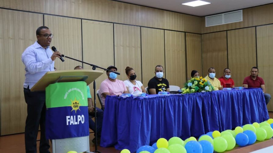 Falpo rechaza Gobierno preste RD$2,000 millones a clínicas como anunció Abinader