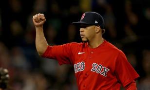 Hansel Robles trabajó con Ramón Martínez en el invierno