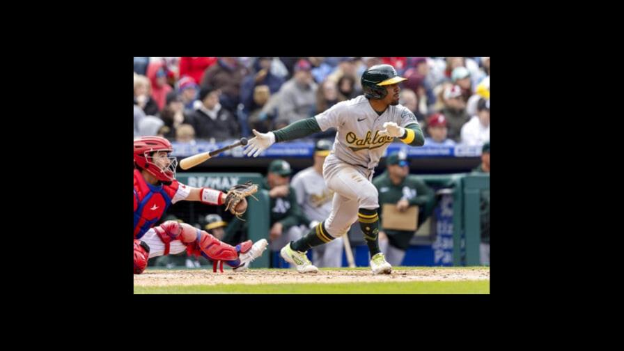 Atléticos derrotan 4-1 a Filis con jonrón de McKinney