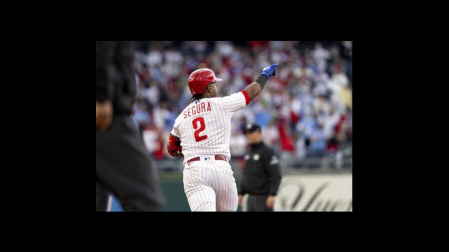 Video: Jean Segura conectó su primer cuadrangular y los Filis vencieron a los Atléticos