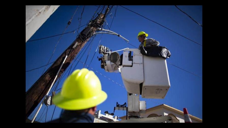 Logran restablecer el 99.7% del servicio eléctrico en Puerto Rico tras apagón