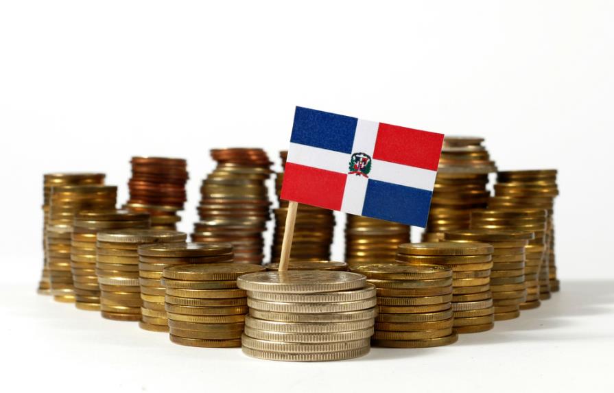 ¿A quiénes les deben dinero los dominicanos?