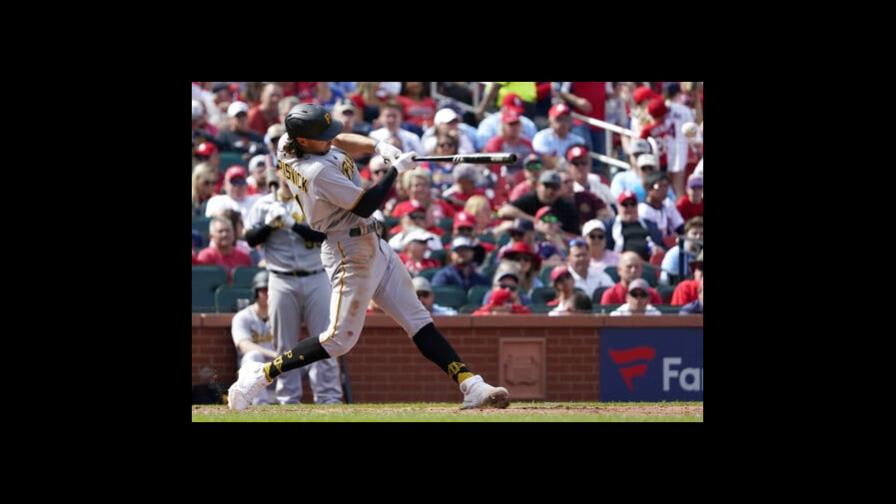 Piratas vienen de abajo con grand slam y vencen a Cardenales