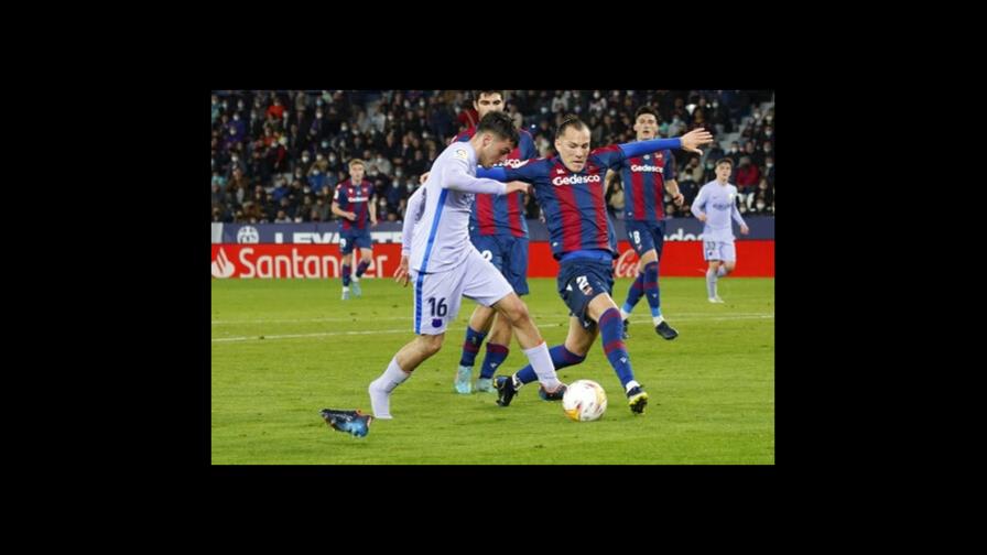 Barcelona remonta para vencer agónicamente 3-2 a Levante