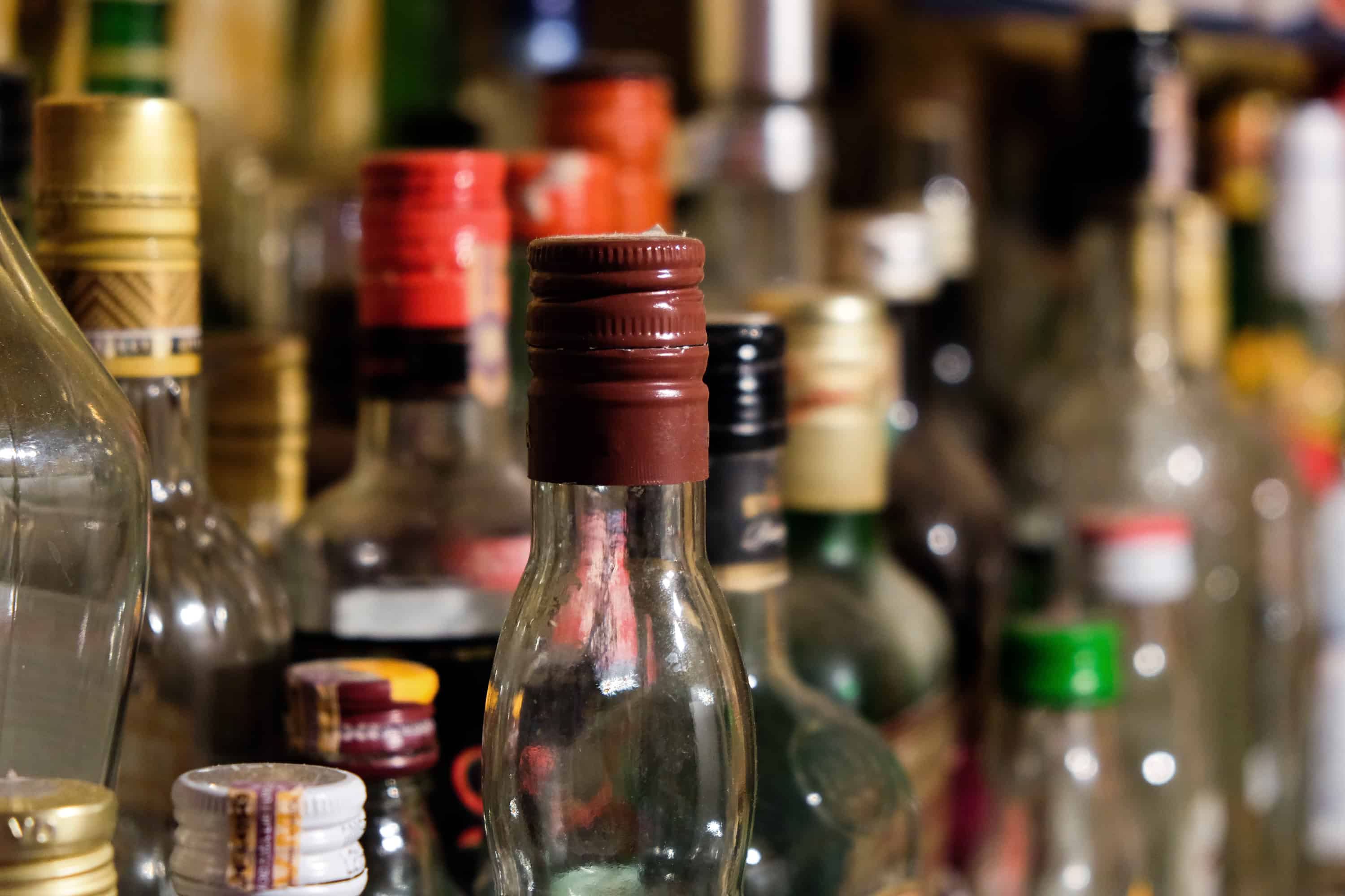 La prohibición de fiestas masivas en balnearios en Semana Santa también incluye el consumo de bebidas alcohólicas en estos lugares, que suelen ser escenarios de altas ingestas y música estridente.