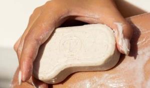 ¿Por qué es importante exfoliar tu piel?