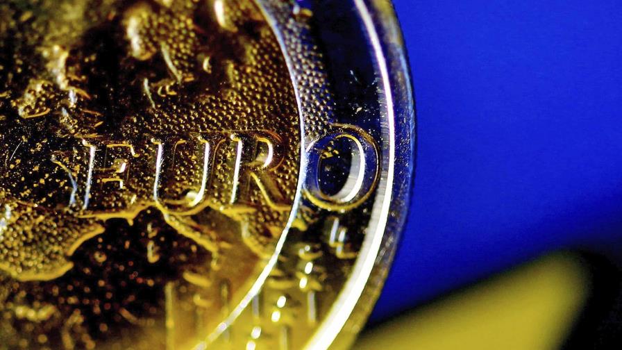 El euro se recupera tras caer a la paridad con el dólar El euro se recupera tras caer a la paridad con el dólar