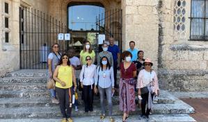 Miembros de Adompretur realizan recorrido por la Ciudad Colonial